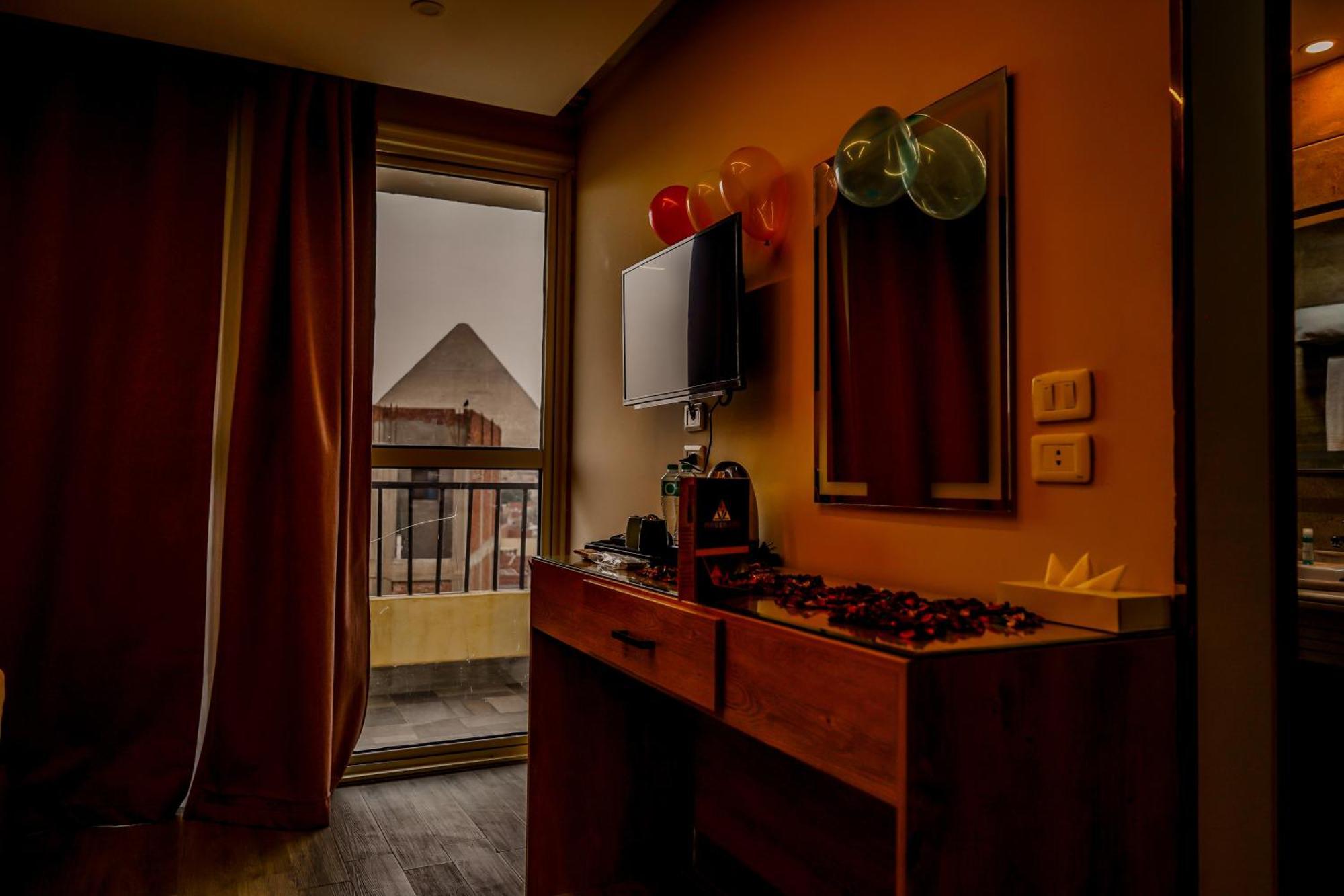 Pyramids Hotel Kafret el-Gabal Exterior photo