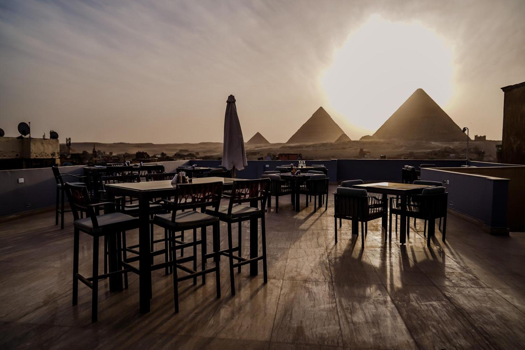 Pyramids Hotel Kafret el-Gabal Exterior photo