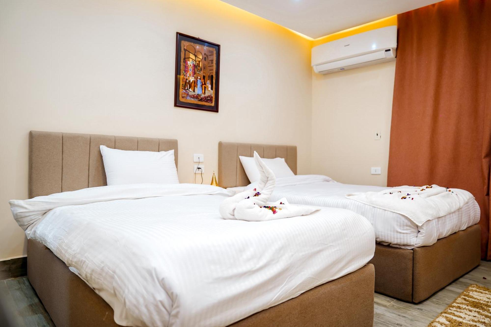 Pyramids Hotel Kafret el-Gabal Exterior photo