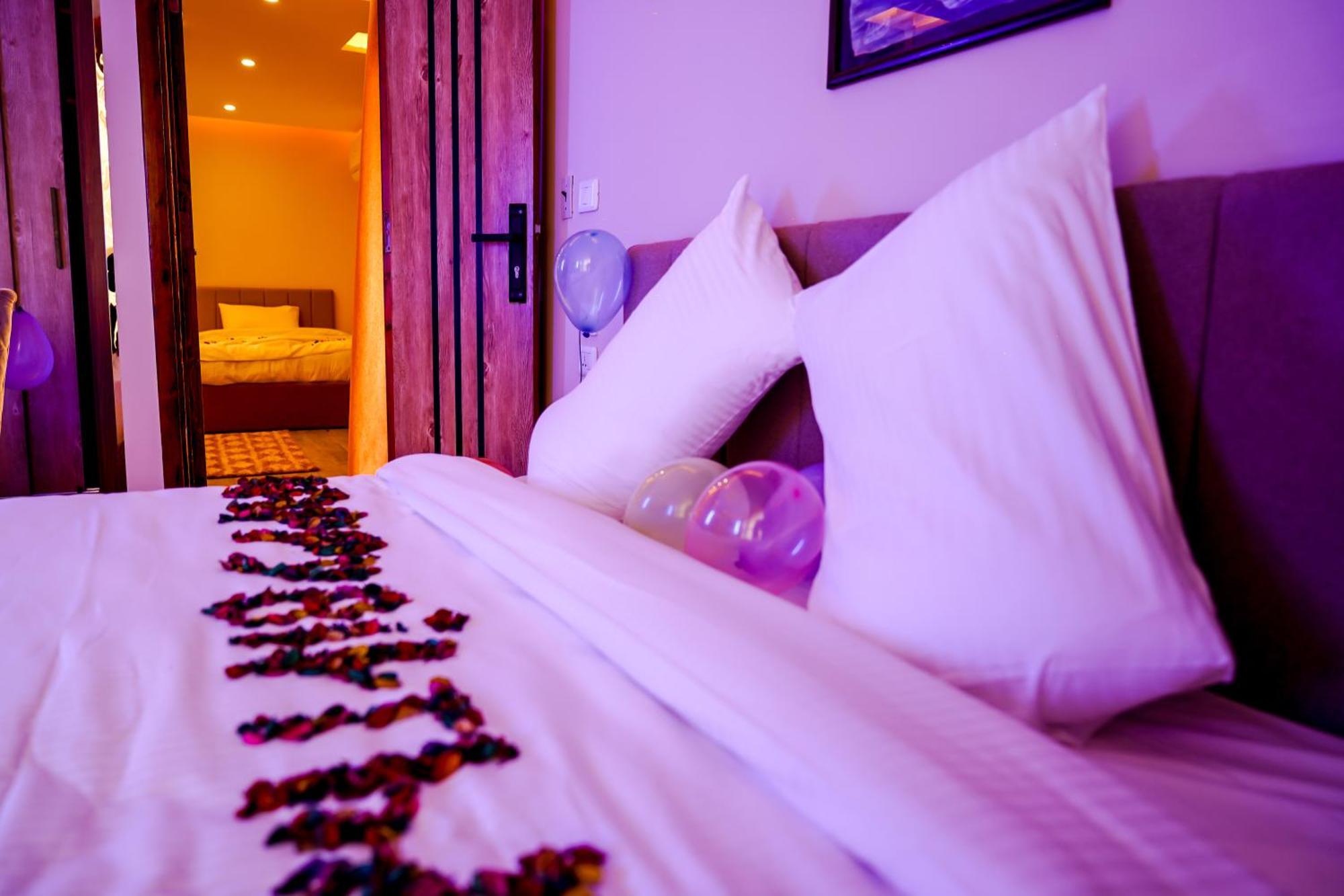 Pyramids Hotel Kafret el-Gabal Exterior photo