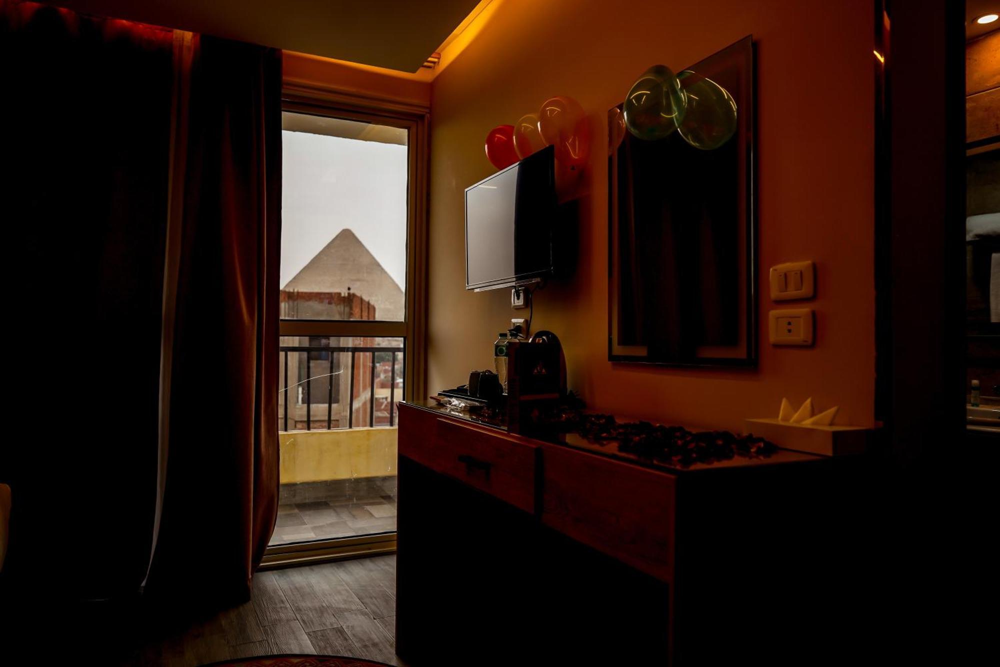 Pyramids Hotel Kafret el-Gabal Exterior photo