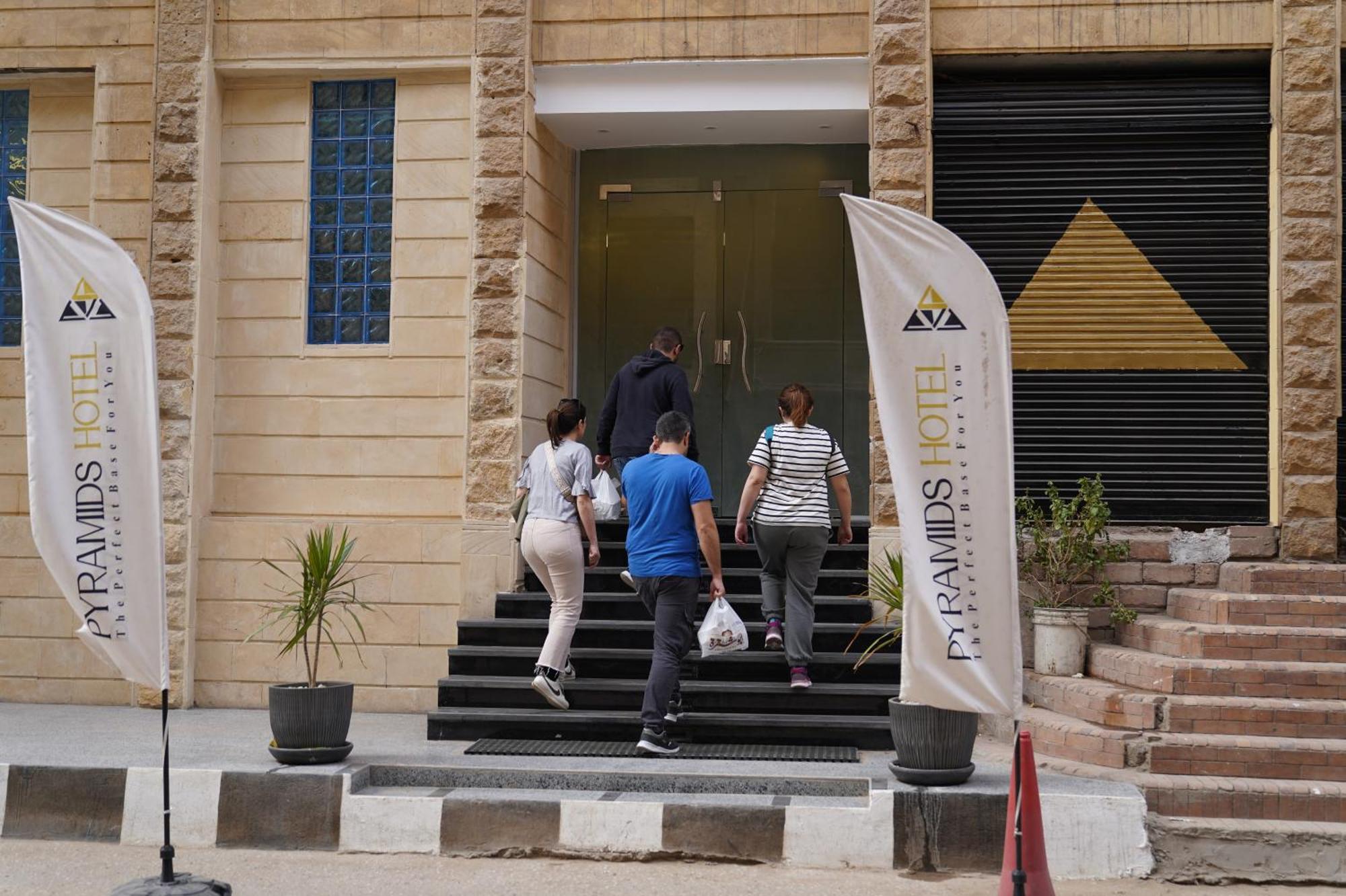 Pyramids Hotel Kafret el-Gabal Exterior photo