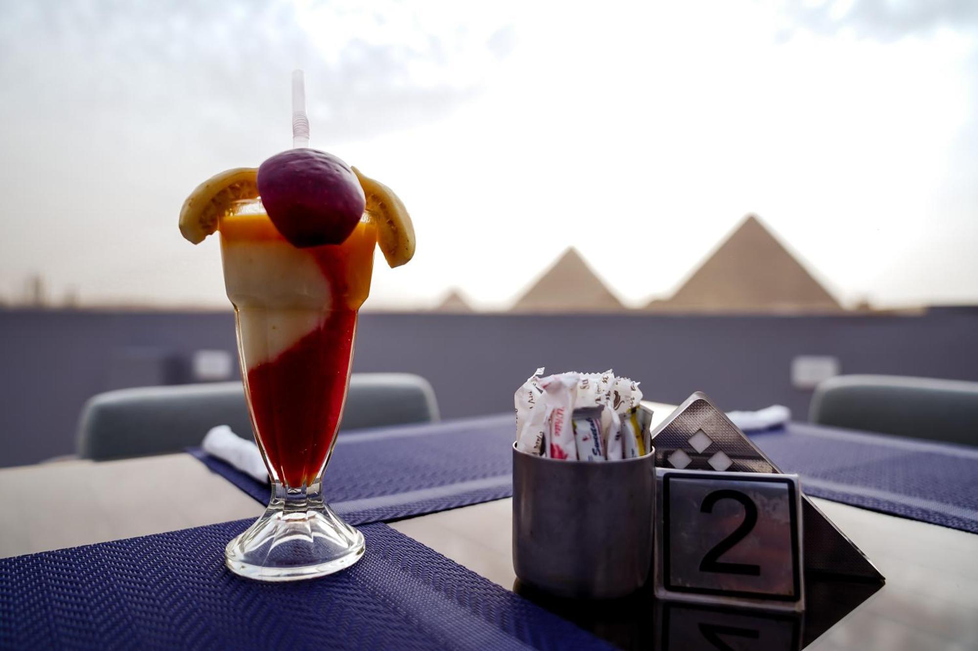Pyramids Hotel Kafret el-Gabal Exterior photo