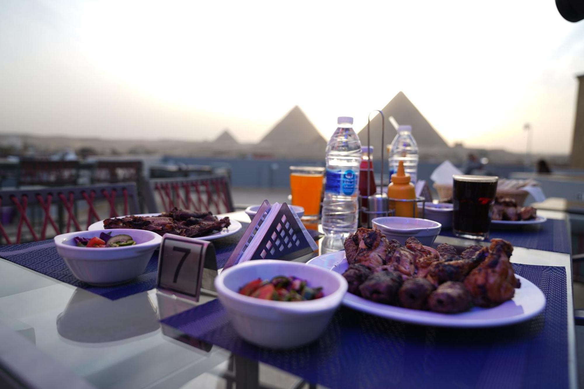 Pyramids Hotel Kafret el-Gabal Exterior photo