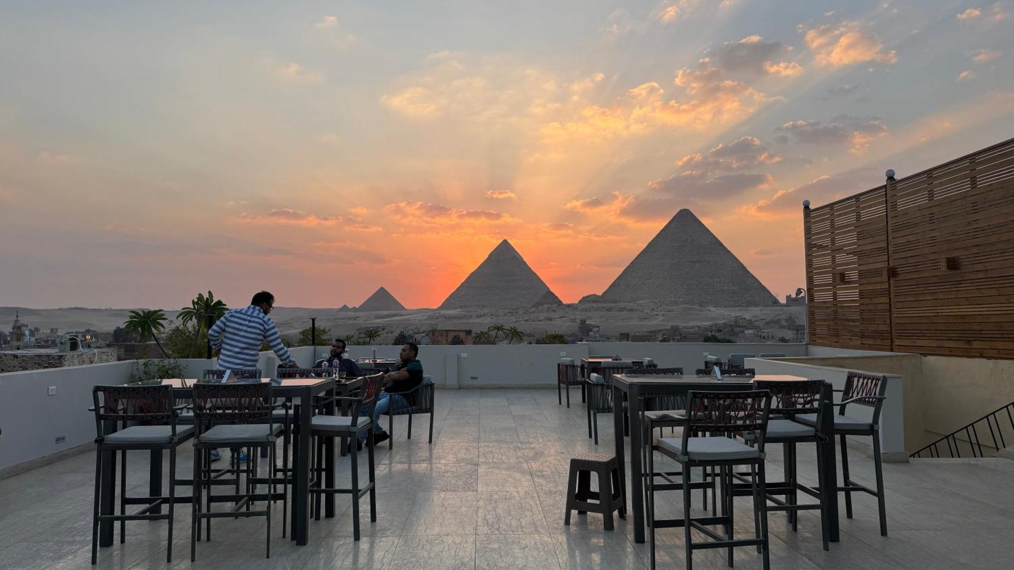 Pyramids Hotel Kafret el-Gabal Exterior photo